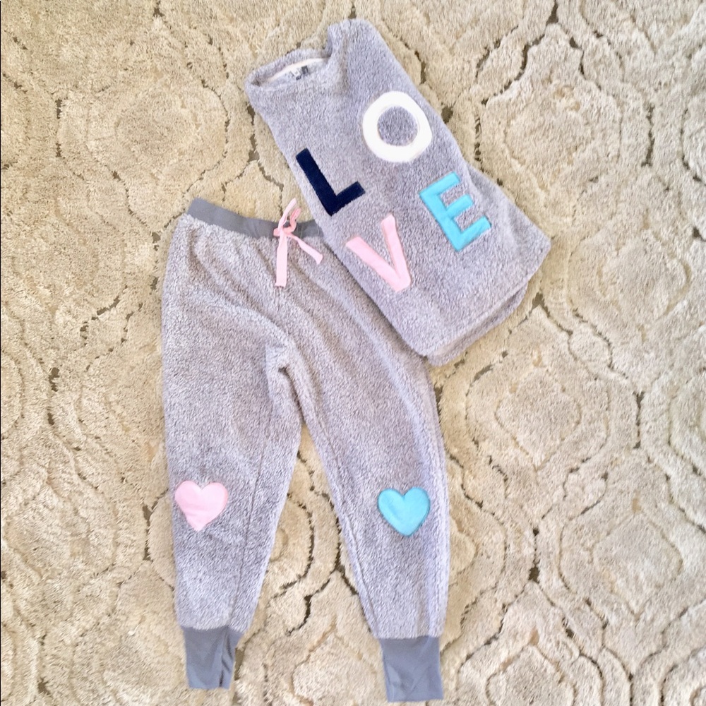 NWOT jaclyn intimates plush pajamas set